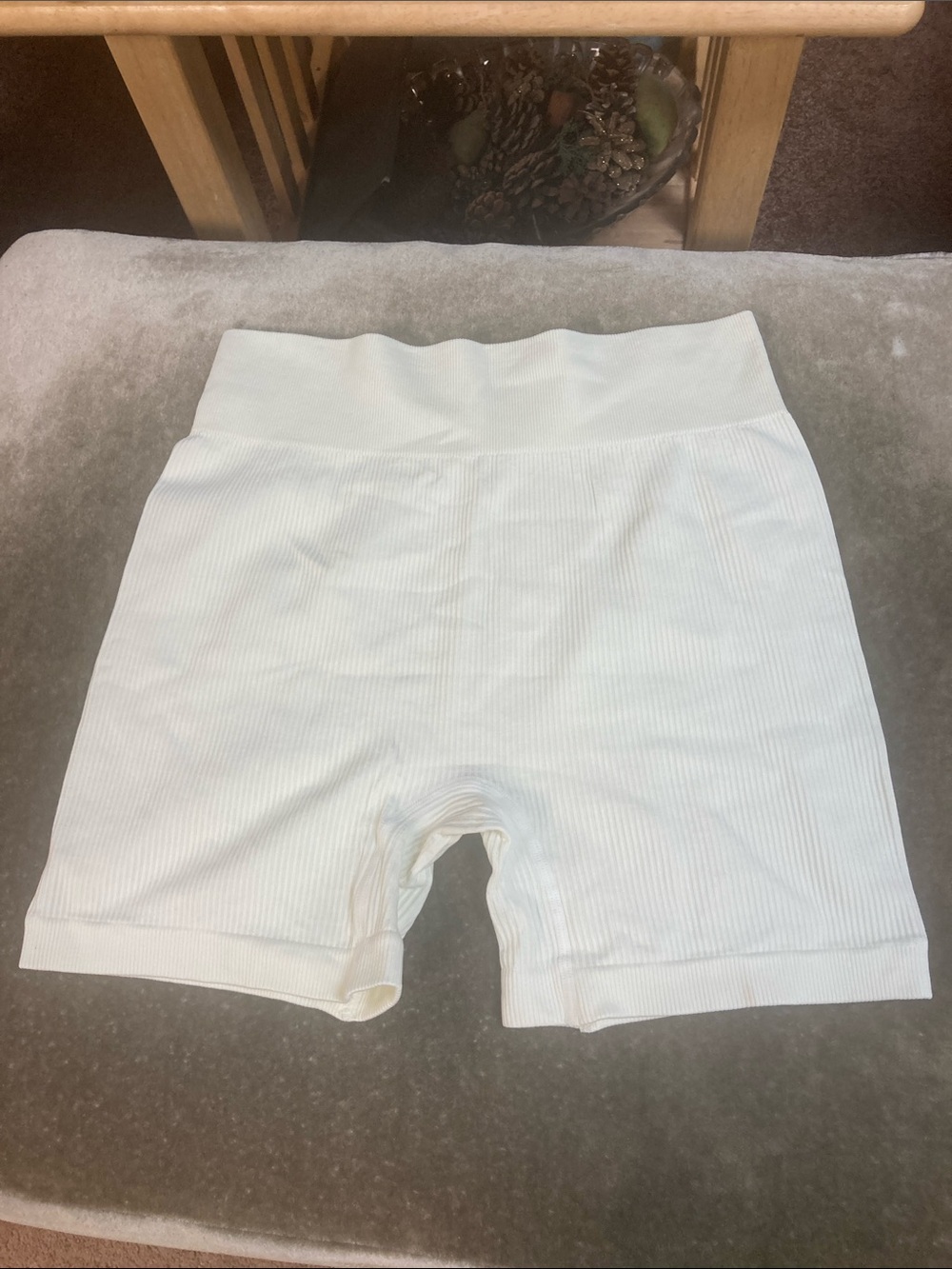 Seamless White Ribbed High-Waist Bike Shorts
